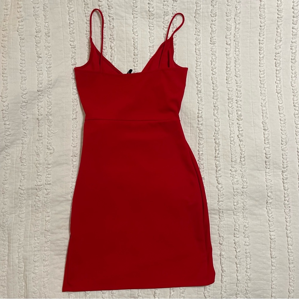 Red Dress - Picture 6 of 8